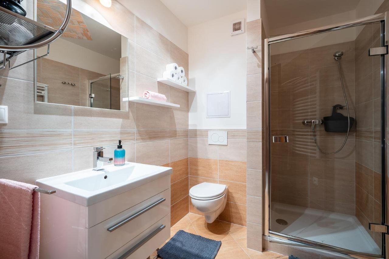 Apartment Emilka Tale-Wellness 5 Min-Balcony-Hiking-View Horna Lehota Bagian luar foto